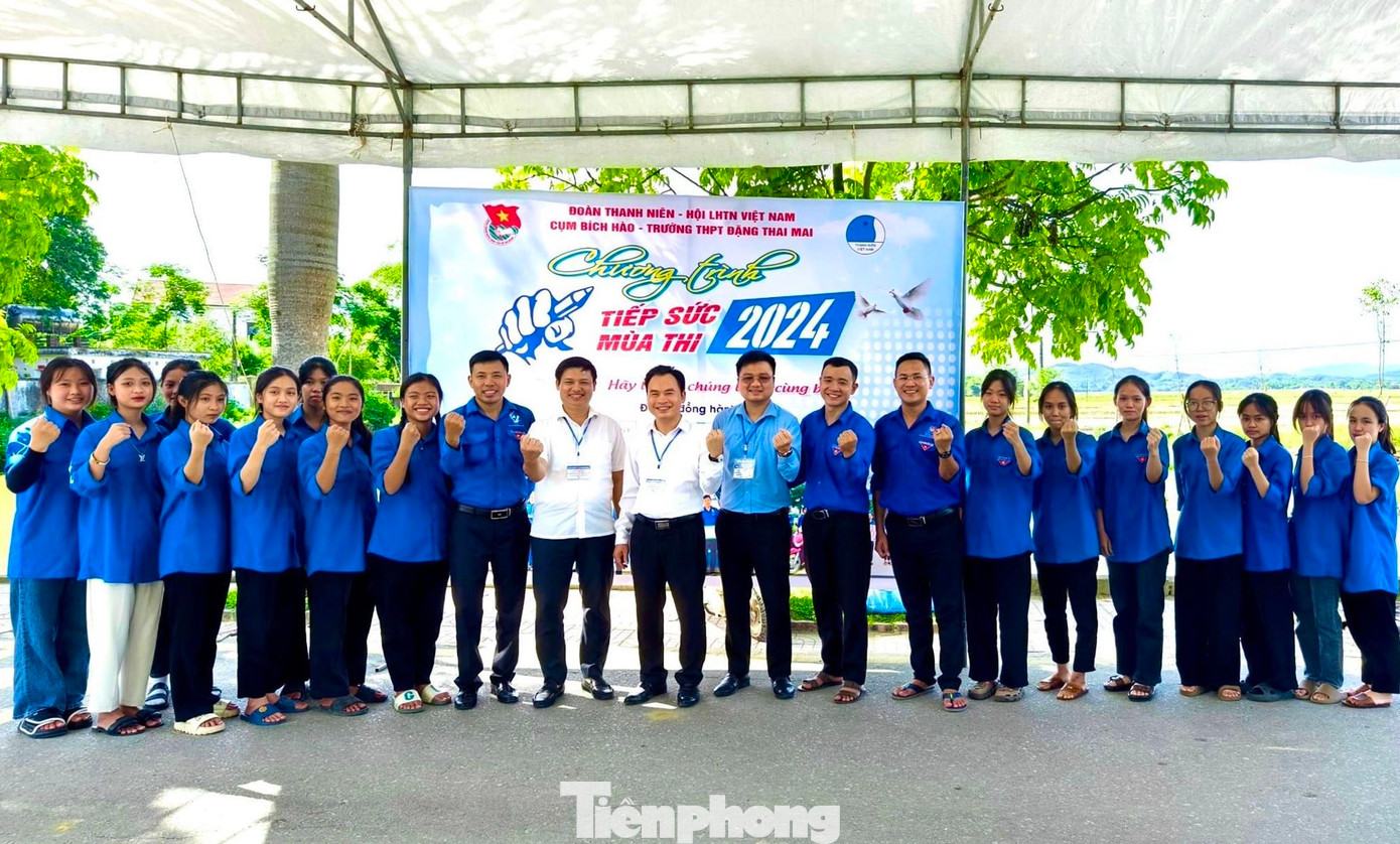 Những ngày qua, các cấp bộ Đoàn trên toàn tỉnh Nghệ An đã đồng loạt tổ chức ra quân chương trình tiếp sức mùa thi cho các thí sinh tham dự kỳ thi tuyển sinh lớp 10, năm 2024. Trong đó, các cơ sở Đoàn đã thành lập nhiều đội hình, tổ chức nhiều chương trình để hỗ trợ tối đa các thí sinh tham dự kỳ thi an toàn, đạt thành tích cao.