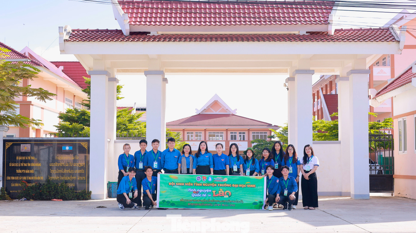 Trong Chiến dịch tình nguyện Mùa hè xanh năm 2024, toàn tỉnh Nghệ An đã thành lập 38 đội hình với 950 chiến sĩ tình nguyện đến từ 9 trường Đại học, Cao đẳng tham gia các hoạt động tình nguyện tại các huyện, thành thị. Đặc biệt có 1 đội hình tình nguyện quốc tế hoạt động tại Lào do các bạn đoàn viên thanh niên trường Đại học Vinh thực hiện với nhiều hoạt động, phần việc ý nghĩa. Trong Chiến dịch tình nguyện Mùa hè xanh năm 2024, toàn tỉnh Nghệ An đã thành lập 38 đội hình với 950 chiến sĩ tình nguyện đến từ 9 trường Đại học, Cao đẳng tham gia các hoạt động tình nguyện tại các huyện, thành thị. Đặc biệt có 1 đội hình tình nguyện quốc tế hoạt động tại Lào do các bạn đoàn viên thanh niên trường Đại học Vinh thực hiện với nhiều hoạt động, phần việc ý nghĩa.