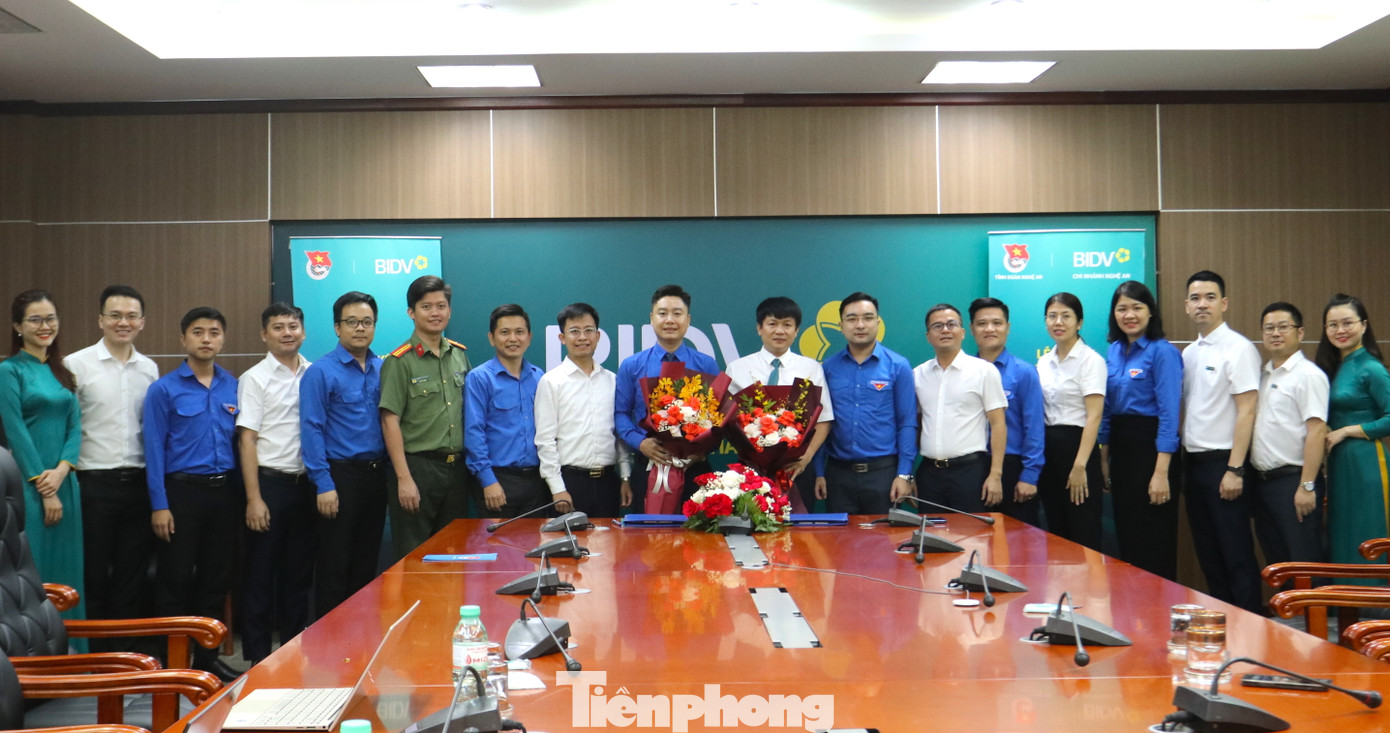 Hai bên thống nhất sẽ thực hiện hỗ trợ thanh niên triển khai các hoạt động chuyển đổi số theo chương trình chuyển đổi số quốc gia, trong đó tập trung lan tỏa tinh thần tiên phong của tuổi trẻ trong việc tham gia chuyển đổi số. Hai bên thống nhất sẽ thực hiện hỗ trợ thanh niên triển khai các hoạt động chuyển đổi số theo chương trình chuyển đổi số quốc gia, trong đó tập trung lan tỏa tinh thần tiên phong của tuổi trẻ trong việc tham gia chuyển đổi số.