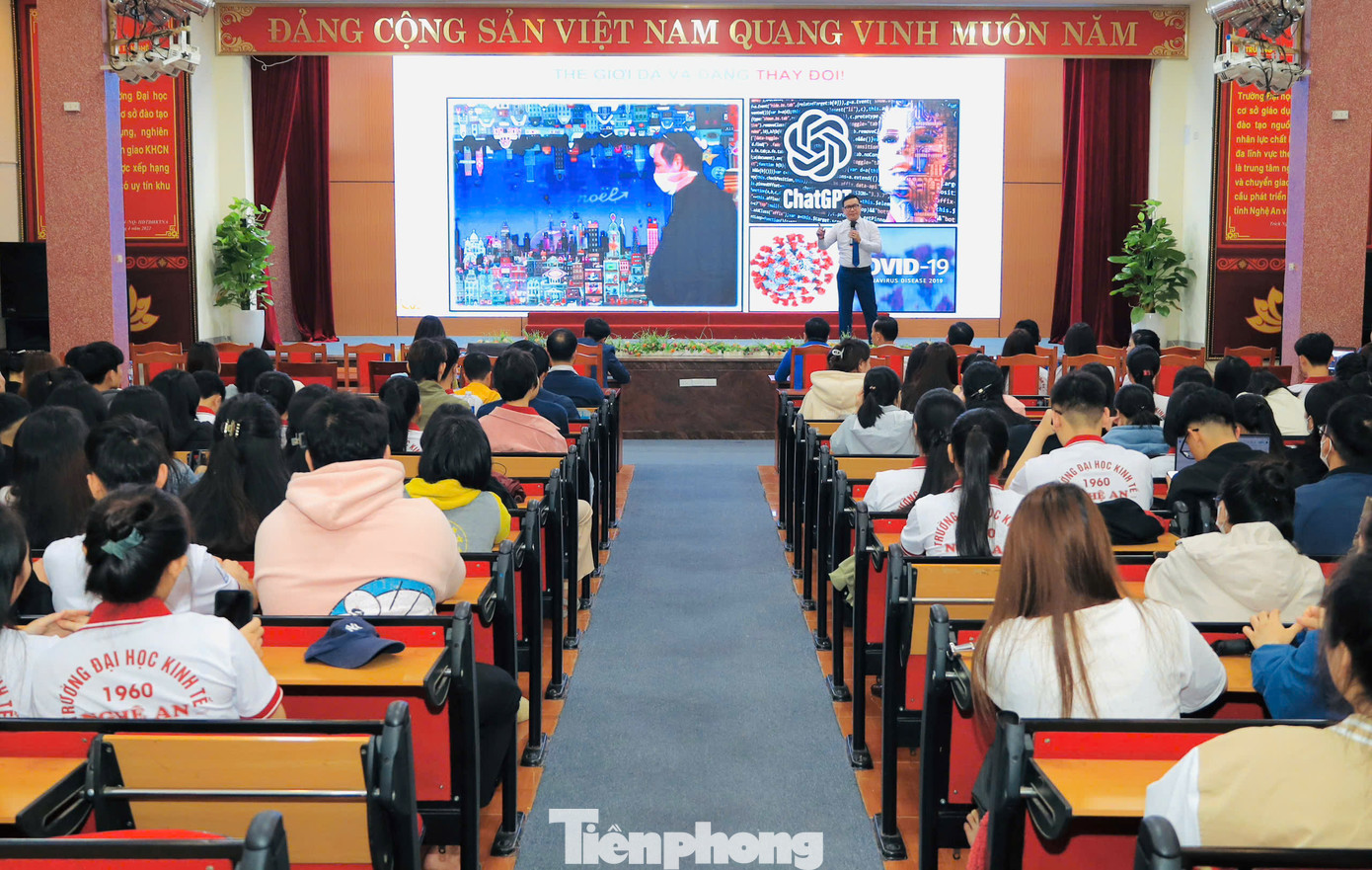 Toàn cảnh Diễn đàn "Thanh niên khởi nghiệp năm 2024".