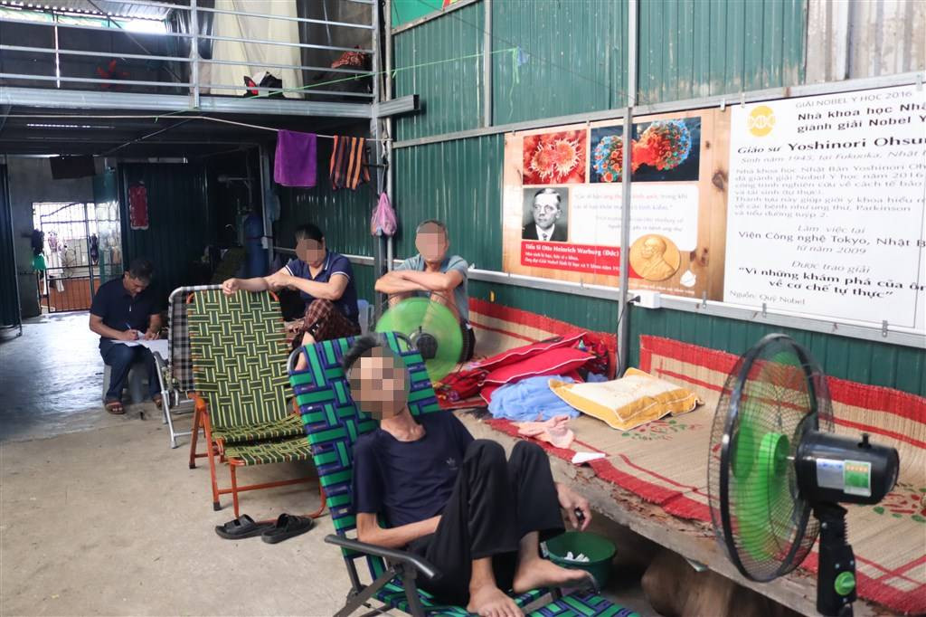 Đoàn kiểm tra đề nghị cơ sở của ông Q. dừng hoạt động.