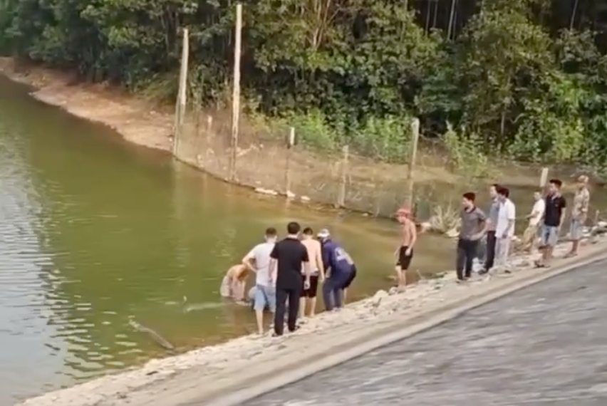 Hiện trường đập nước nơi 2 nữ sinh đuối nước thương tâm.