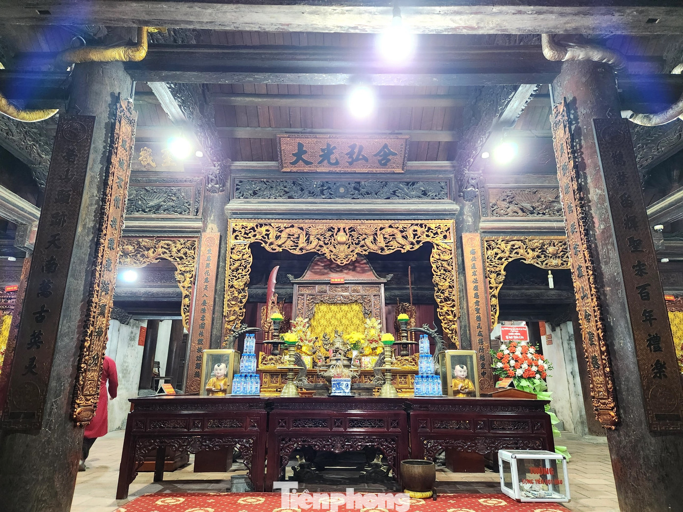 Có hơn 600 tài liệu Hán Nôm, sắc phong cổ về Đền Cờn đã được phục chế.