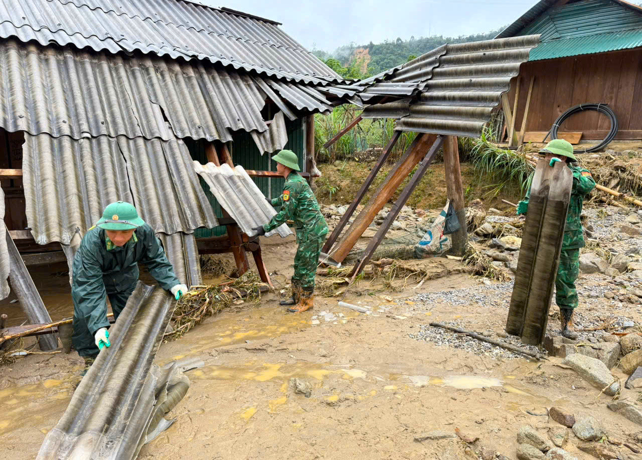 Một số xã biên giới của huyện Quế Phong bị thiệt hại do lũ quét, sạt lở đất như Tri Lễ, Hạnh Dịch, Nậm Giải.