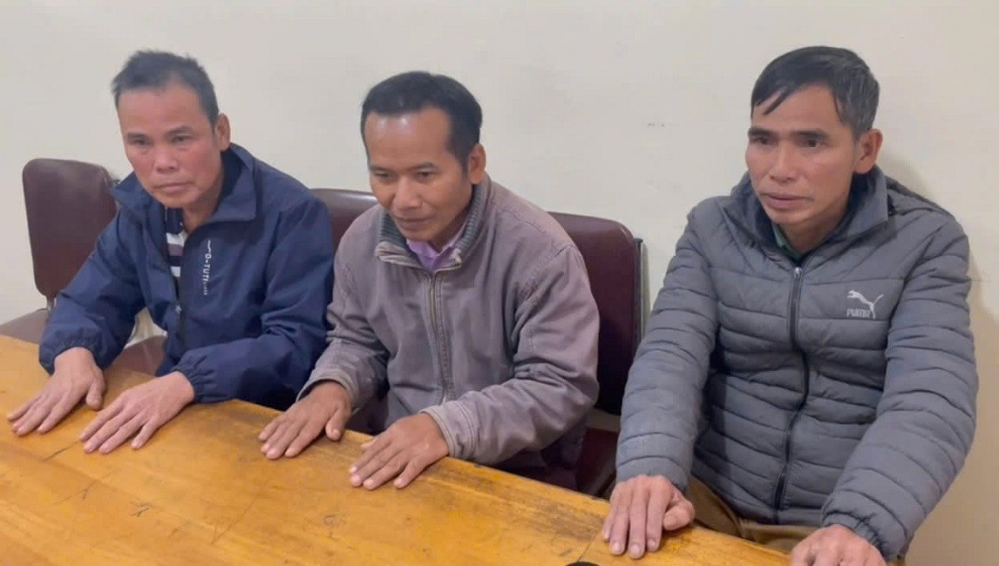 3 đối tượng Ninh, Chồng và Quế tại cơ quan công an.