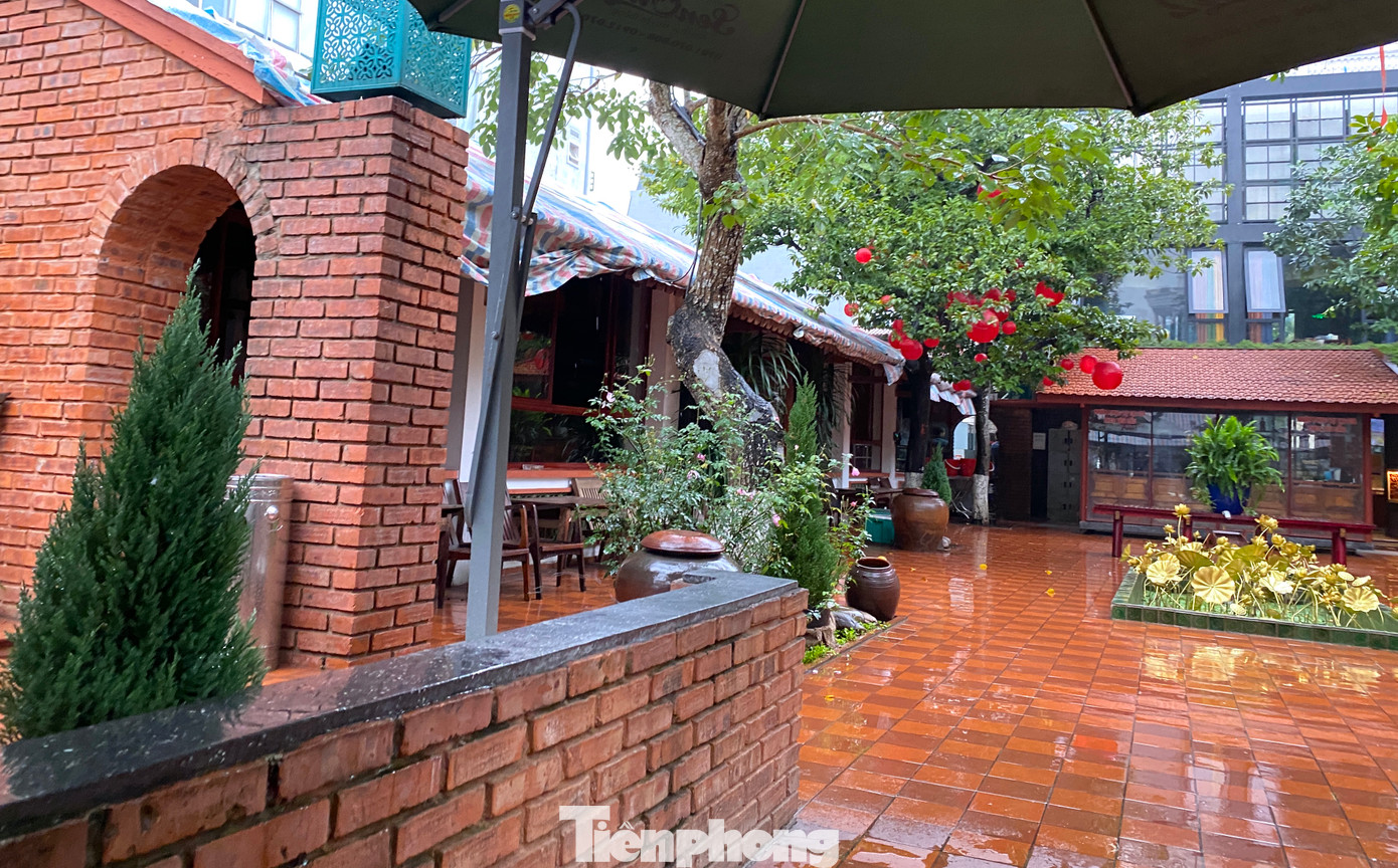 Đến ngày 31/12/2024, UBND TP.Vinh tiếp tục ban hành Quyết định số 8939 về việc “Cưỡng chế buộc thực hiện biện pháp khắc phục hậu quả” đối với VCCI chi nhánh Nghệ An - Hà Tĩnh - Quảng Bình với thời hạn 30 ngày. UBND TP. Vinh buộc VCCI chi nhánh Nghệ An - Hà Tĩnh - Quảng Bình tháo dỡ các hạng mục công trình xây dựng vi phạm quy hoạch và phải chịu mọi chi phí về việc tổ chức thực hiện cưỡng chế.