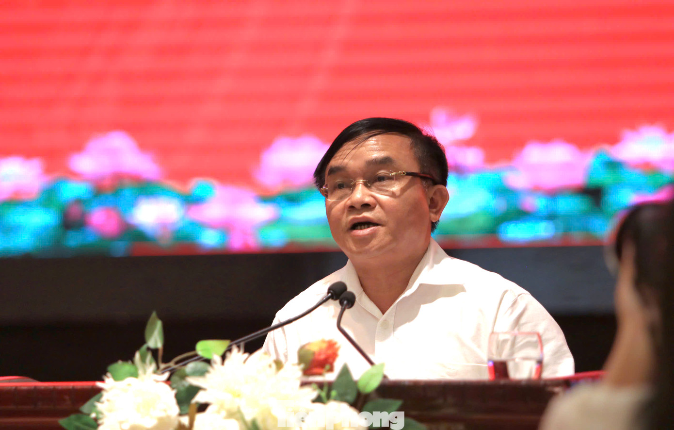 Ông Ngọc Kim Nam - Trưởng Ban Tuyên giáo và Dân vận Tỉnh ủy Nghệ An phát biểu tại Hội thảo. Ông Ngọc Kim Nam - Trưởng Ban Tuyên giáo và Dân vận Tỉnh ủy Nghệ An phát biểu tại Hội thảo.