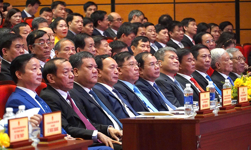 Các đại biểu tham dự buổi lễ. Các đại biểu tham dự buổi lễ.