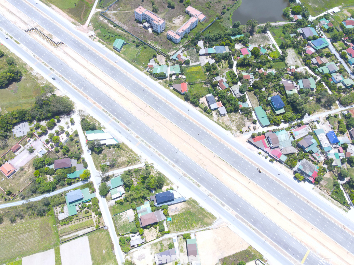 Tuyến đại lộ Vinh - Cửa Lò khi hoàn thiện sẽ góp phần kết nối, thúc đẩy phát triển kinh tế, xã hội toàn vùng.