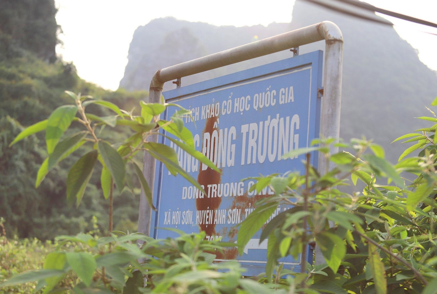 Di tích khảo cổ học quốc gia hang Đồng Trương được đánh giá là di tích hiếm có ở Việt Nam và cả Đông Nam Á.