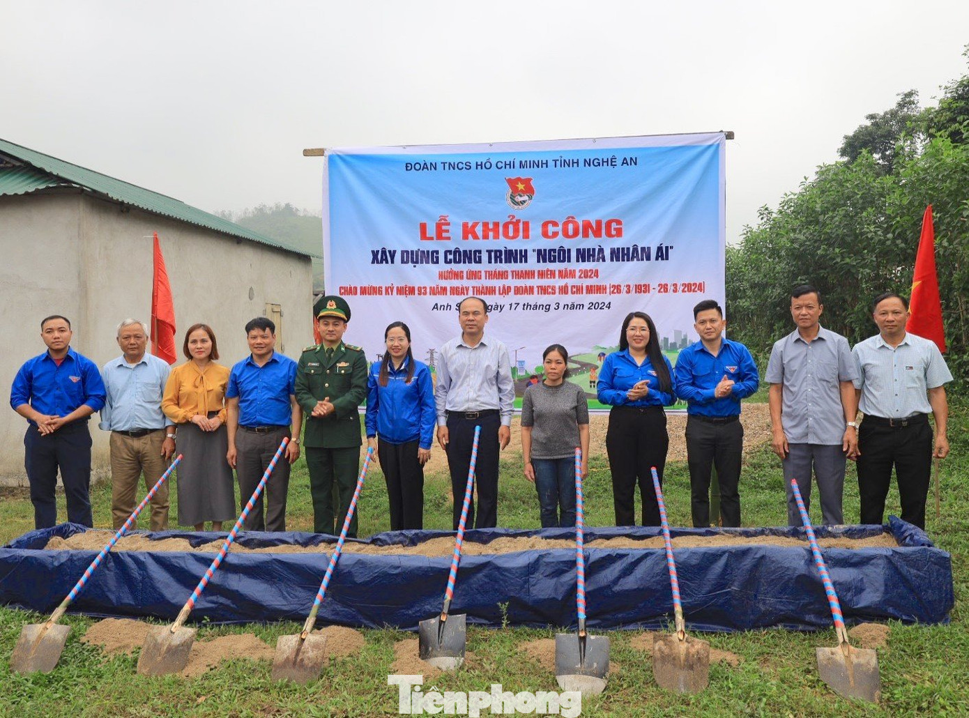 3 công trình ngôi nhà nhân ái, ngôi nhà khăn quàng đỏ được khởi công xây dựng để hỗ trợ các hoàn cảnh khó khăn trên địa bàn.