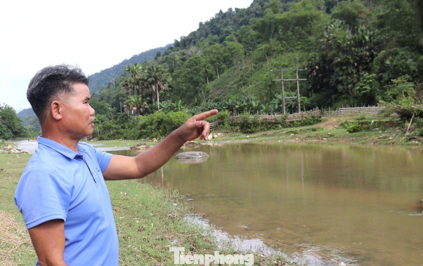 Ngoài phản đối dự án khai thác, người dân và chính quyền địa phương đề nghị cơ quan chức năng thu hồi giấy phép khai thác khoáng sản đã cấp cho công ty này. Ngoài phản đối dự án khai thác, người dân và chính quyền địa phương đề nghị cơ quan chức năng thu hồi giấy phép khai thác khoáng sản đã cấp cho công ty này.