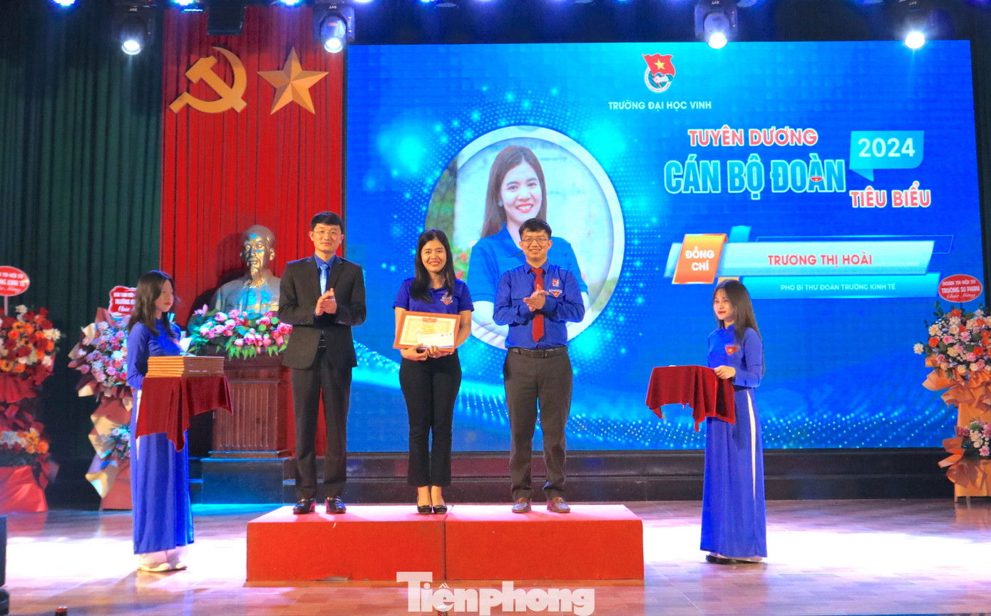 Tuyên dương 18 cán bộ Đoàn tiêu biểu năm 2024.