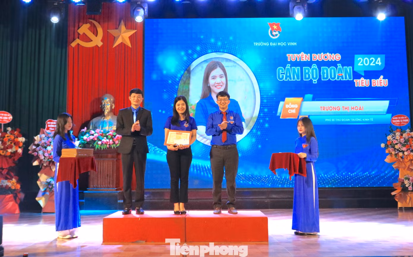 Tuyên dương 18 cán bộ Đoàn tiêu biểu năm 2024.