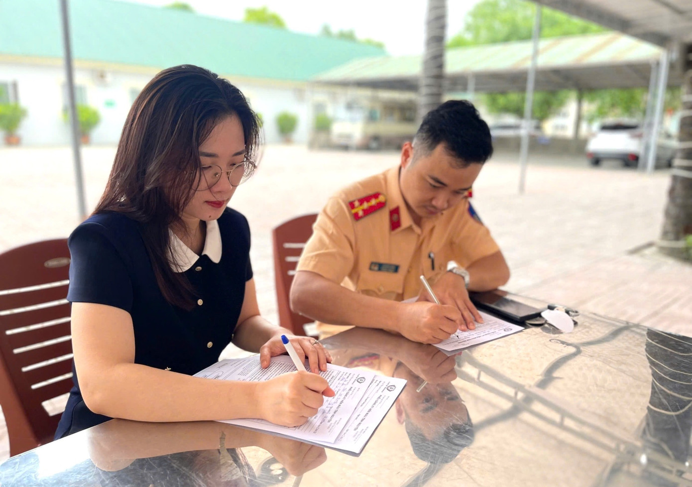 Nhận được lời kêu gọi, những ngày qua một số đơn vị, tổ chức, câu lạc bộ và cả cá nhân đã đến các cơ sở để hiến máu cứu người.