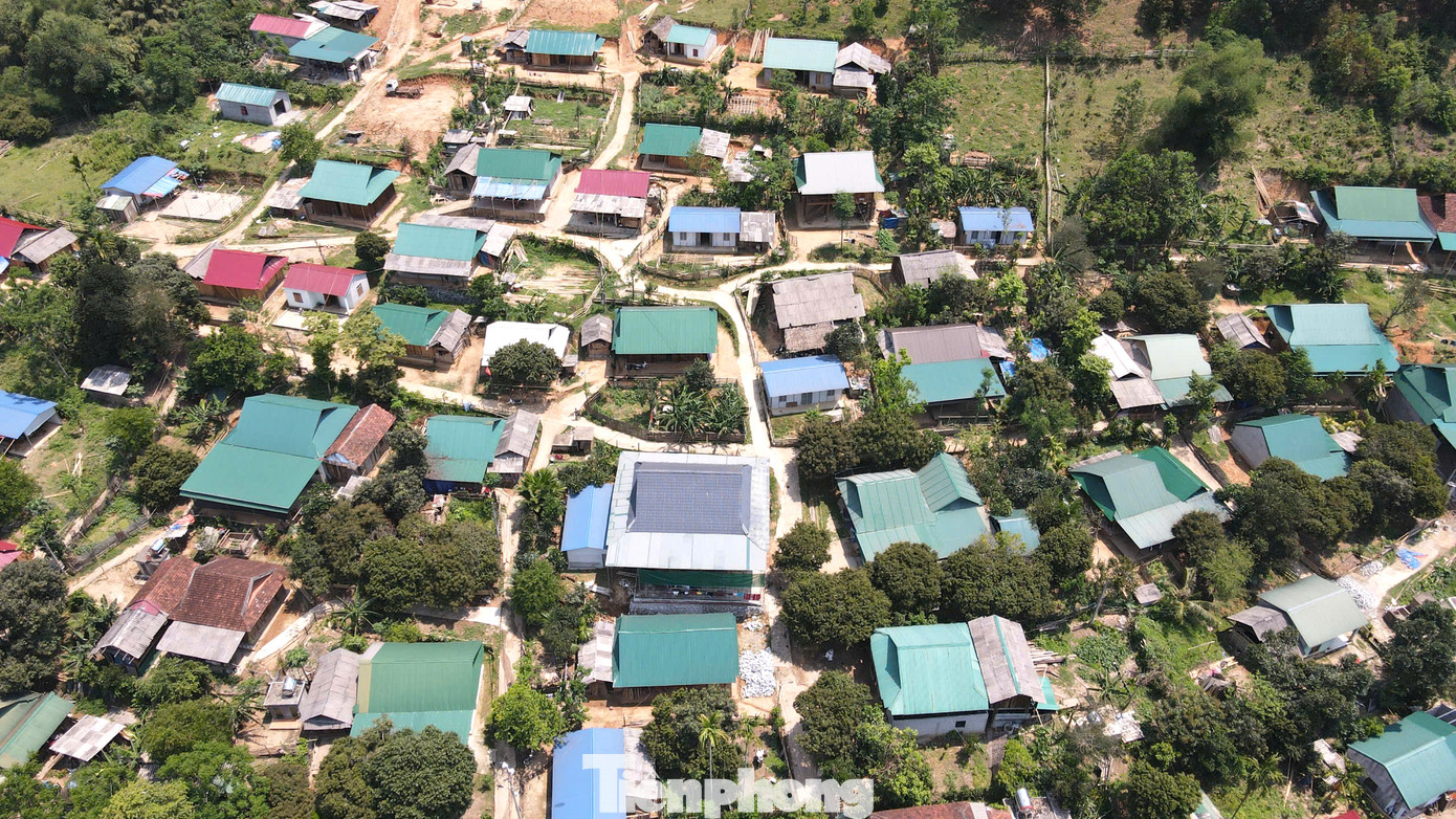 Nhờ mô hình nuôi lợn đen hiệu quả, đời sống người dân xã Tam Hợp (huyện Tương Dương) đổi thay, phát triển. Nhờ mô hình nuôi lợn đen hiệu quả, đời sống người dân xã Tam Hợp (huyện Tương Dương) đổi thay, phát triển.