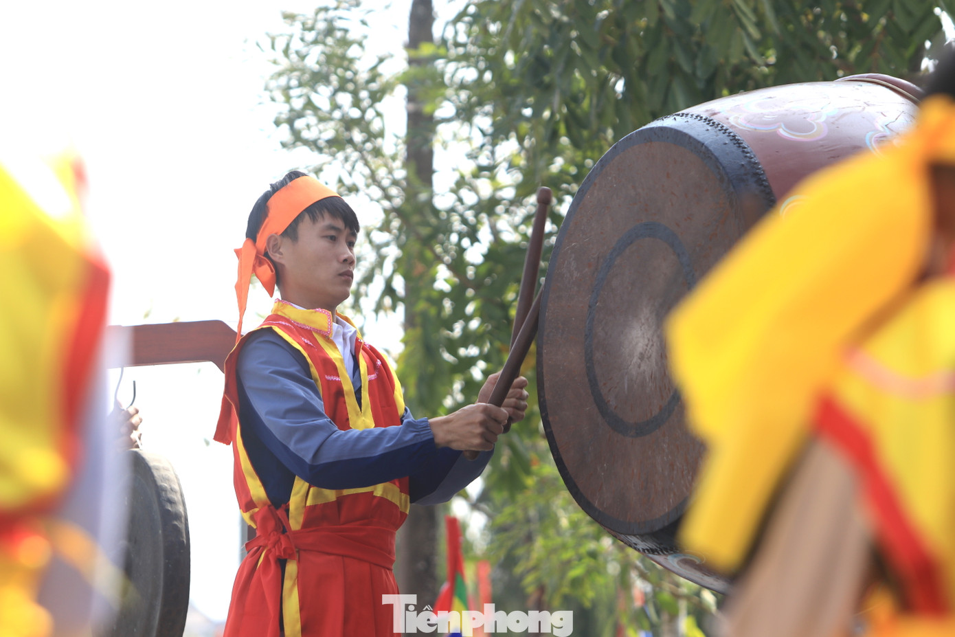 Những người đánh trống cả được xem là nhạc trưởng chính của đội.