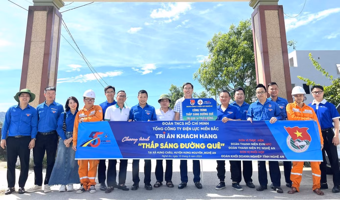 Đoàn Khối Doanh nghiệp tỉnh đã tổ chức nhiều công trình, phần việc thanh niên ý nghĩa. Đoàn Khối Doanh nghiệp tỉnh đã tổ chức nhiều công trình, phần việc thanh niên ý nghĩa.