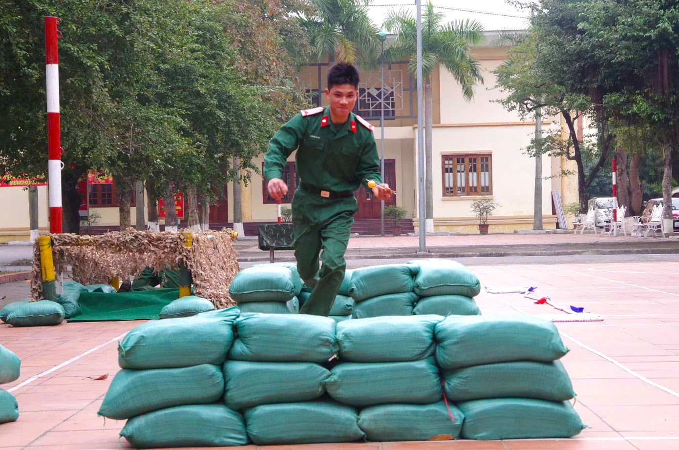 Việc thực hiện nhiều hoạt động giao lưu, vui chơi, giải trí nhằm cổ vũ, động viên cán bộ, chiến sĩ thi đua phát huy nội lực, lập thành tích cao nhất thực hiện thắng lợi nhiệm vụ trong năm 2025. Việc thực hiện nhiều hoạt động giao lưu, vui chơi, giải trí nhằm cổ vũ, động viên cán bộ, chiến sĩ thi đua phát huy nội lực, lập thành tích cao nhất thực hiện thắng lợi nhiệm vụ trong năm 2025.