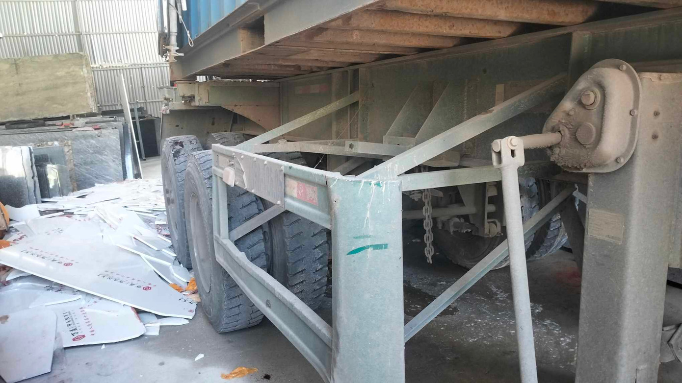 Hiện trường xảy ra vụ tai nạn ngay trên thùng xe container.