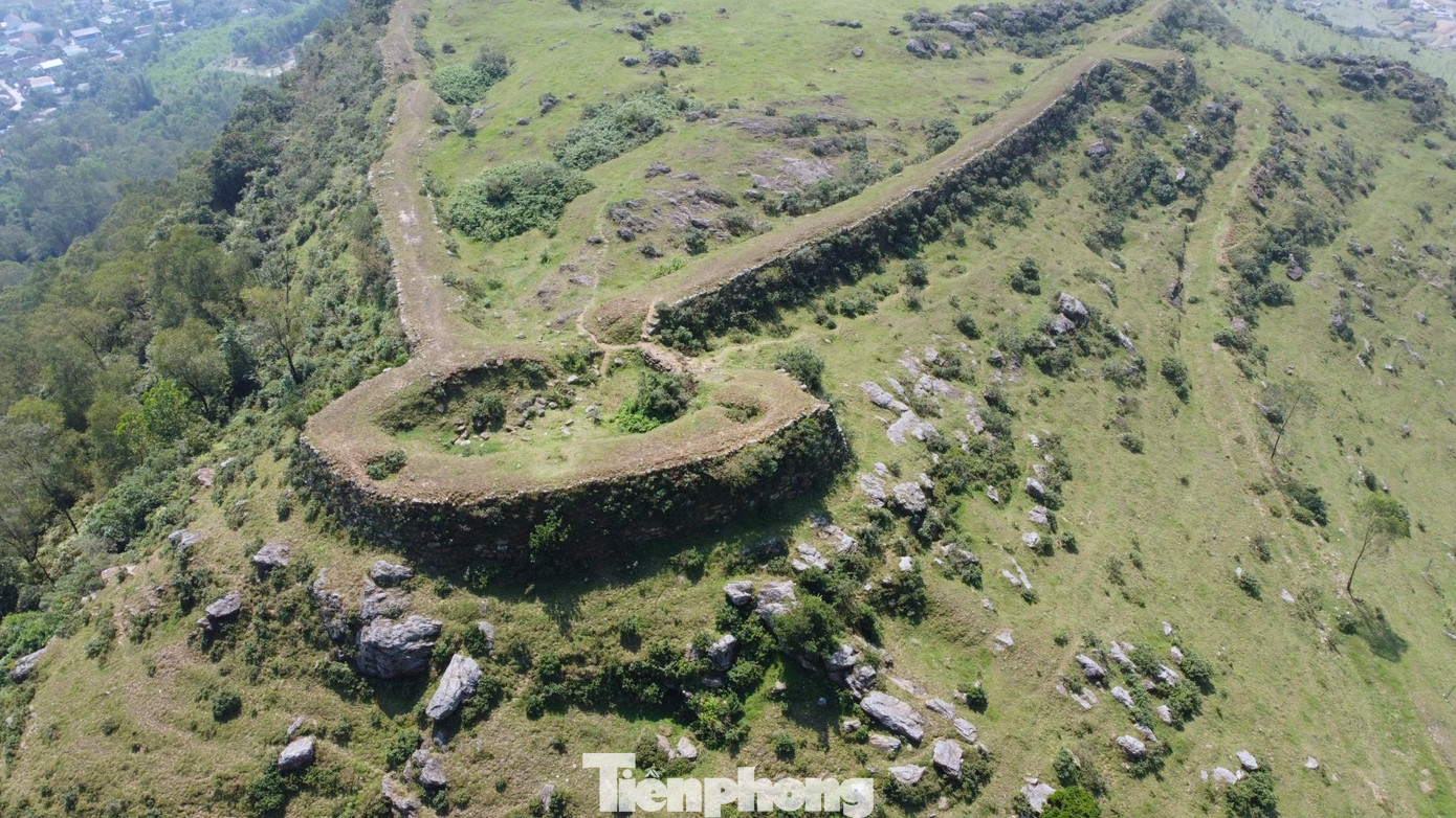 Núi Lam Thành là một trong những di tích được công nhận sớm của tỉnh Nghệ An, nhưng ngày nay di tích này gần như rơi vào quên lãng. Ông Nguyễn Văn Đàn - Chánh văn phòng huyện Hưng Nguyên cho hay địa phương đã đưa di tích núi Lam Thành vào đề án phát triển du lịch giai đoạn 2022-2025 nhằm bảo tồn, quảng bá hình ảnh văn hóa, lịch sử. Tuy nhiên hiện nay tỉnh Nghệ An mới dừng ở khâu đo đạc, cắm mốc ranh giới, chưa có dự án trùng tu hay khôi phục cụ thể.