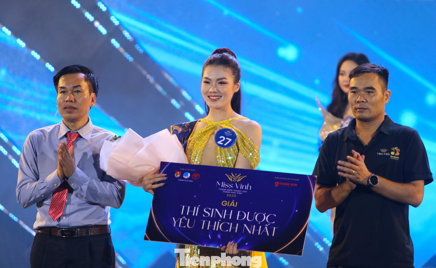 Ngoài 3 giải trên, Ban tổ chức cũng tiến hành trao 7 giải thưởng cho 7 thí sinh xuất sắc khác trong đêm chung kết gồm: Người đẹp nhân ái, giải Triển vọng, giải thí sinh được yêu thích nhất, giải thí sinh mặc Dạ hội đẹp nhất, giải Người đẹp áo dài, giải Best catwalk, giải Người đẹp khả ái (Gương mặt có điểm nhân trắc học cao nhất). Phần thưởng của mỗi giải trị giá 3 triệu đồng.