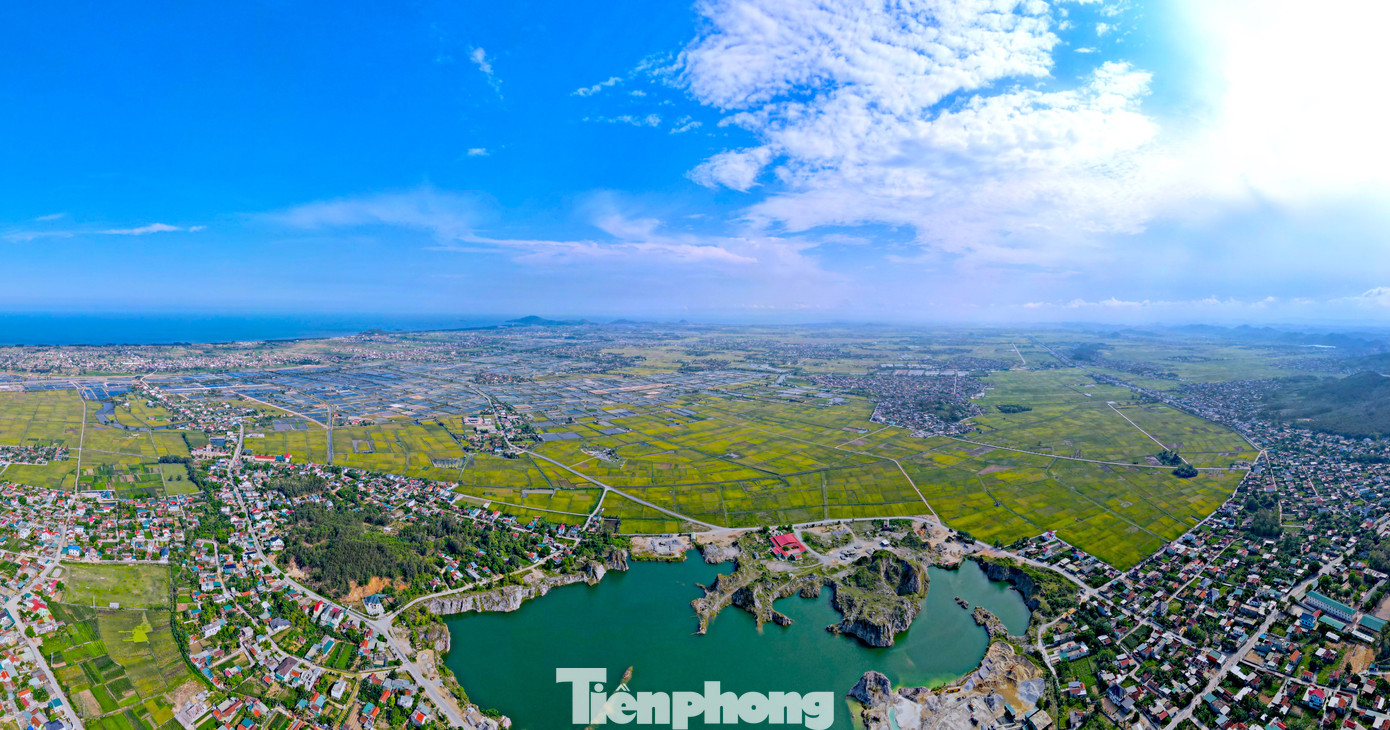 Mỏ đá Lèn Chùa nằm ở phường Quỳnh Xuân (thị xã Hoàng Mai, Nghệ An). Trước đây, mỏ đá Lèn Chùa có 2 doanh nghiệp được cấp phép khai thác đá gồm: Công ty TNHH Thanh Xuân và Công ty TNHH Xuân Hùng. Cả 2 công ty sau đó hết hạn giấy phép khai thác và được cơ quan thẩm quyền có quyết định đóng cửa mỏ.