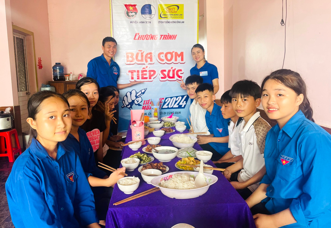 Bữa cơm tiếp sức sẽ động viên, tiếp thêm sức mạnh cho các sĩ tử tự tin làm bài thi.