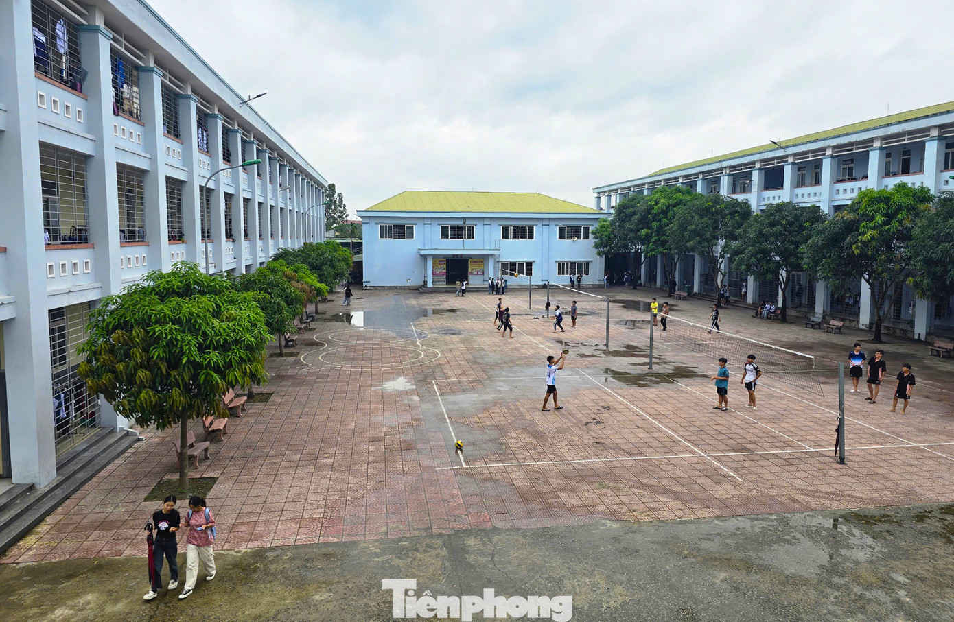 Học sinh Lào được miễn toàn bộ học phí đồng thời được bố trí ăn, ở, sinh hoạt và học tập tại trường Phổ thông DTNT THPT Nghệ An số 2 trong suốt thời gian học tại Việt Nam. Học sinh Lào được miễn toàn bộ học phí đồng thời được bố trí ăn, ở, sinh hoạt và học tập tại trường Phổ thông DTNT THPT Nghệ An số 2 trong suốt thời gian học tại Việt Nam.