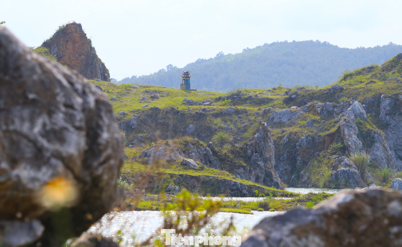 Vào năm 2011 và 2020 đã có 2 nam sinh đuối nước tử vong khi tắm tại khu vực hồ của mỏ đá Lèn Chùa.