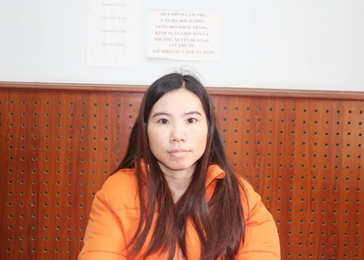 Đối tượng Trần Thị Thương tại cơ quan công an. (Ảnh: Quỳnh Trang). Đối tượng Trần Thị Thương tại cơ quan công an. (Ảnh: Quỳnh Trang).