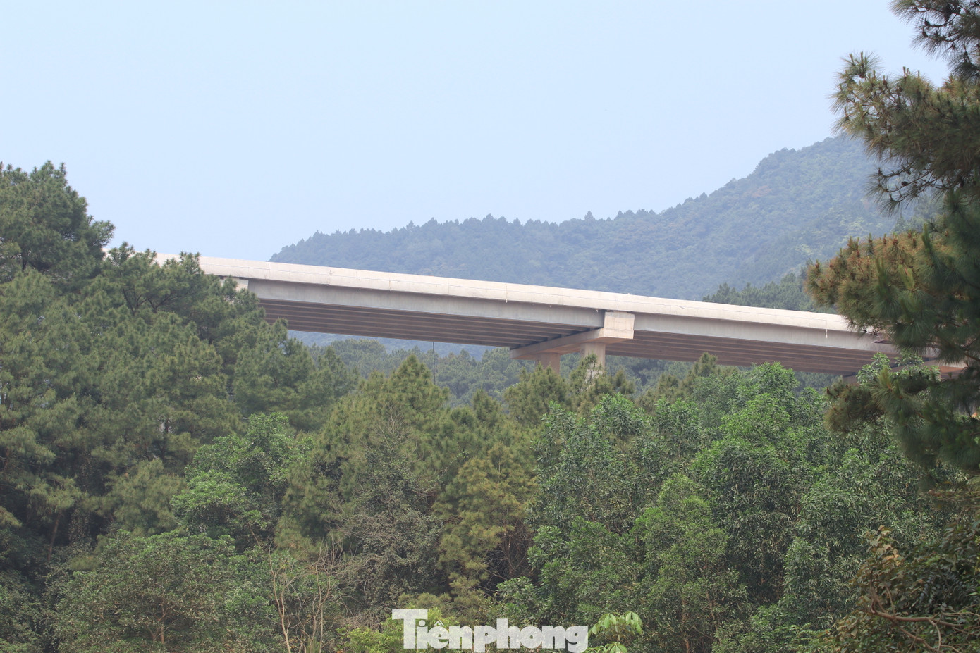 Hiện tại, toàn bộ các cây cầu đều đã được hợp long và đang được các đơn vị thi công hoàn thiện mặt cầu.