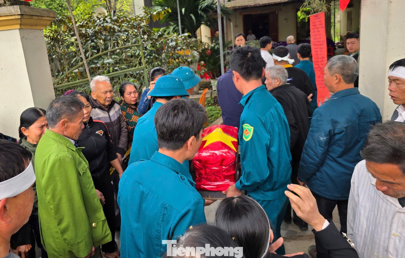 Hàng chục năm qua, gia đình liệt sĩ Hòa tìm kiếm khắp nơi với hy vọng sẽ tìm thấy phần mộ để đưa anh về quê nhà tiện khói hương. Mỗi lần nghe tin các đội quy tập hài cốt liệt sĩ của tỉnh Hà Tĩnh và Nghệ An cất bốc hài cốt liệt sĩ hy sinh ở chiến trường Lào về quê, người thân liệt sĩ Hòa đều tìm đến, nhưng không có kết quả.