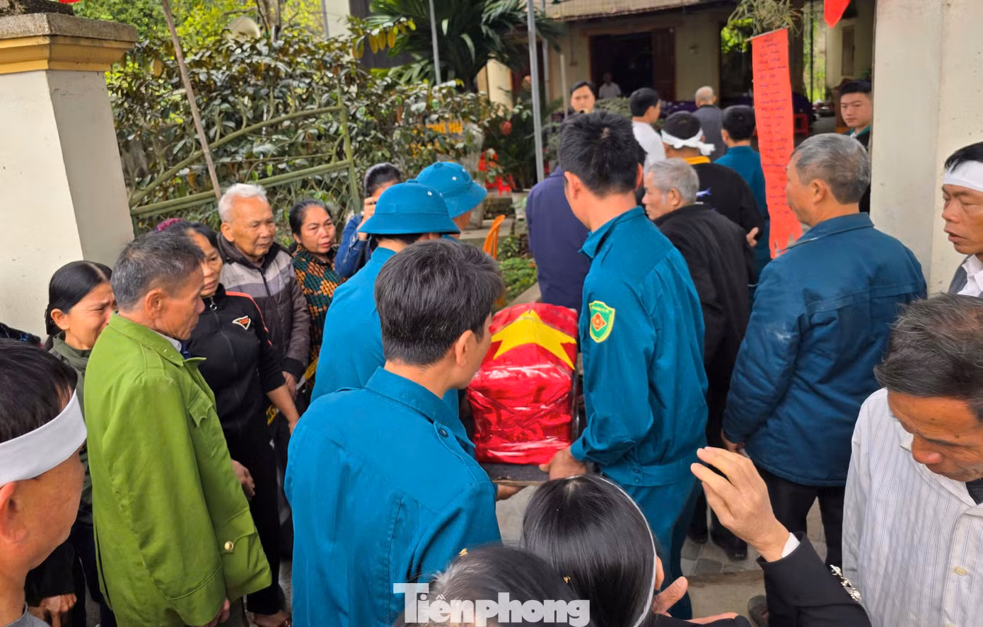 Hàng chục năm qua, gia đình liệt sĩ Hòa tìm kiếm khắp nơi với hy vọng sẽ tìm thấy phần mộ để đưa anh về quê nhà tiện khói hương. Mỗi lần nghe tin các đội quy tập hài cốt liệt sĩ của tỉnh Hà Tĩnh và Nghệ An cất bốc hài cốt liệt sĩ hy sinh ở chiến trường Lào về quê, người thân liệt sĩ Hòa đều tìm đến, nhưng không có kết quả.