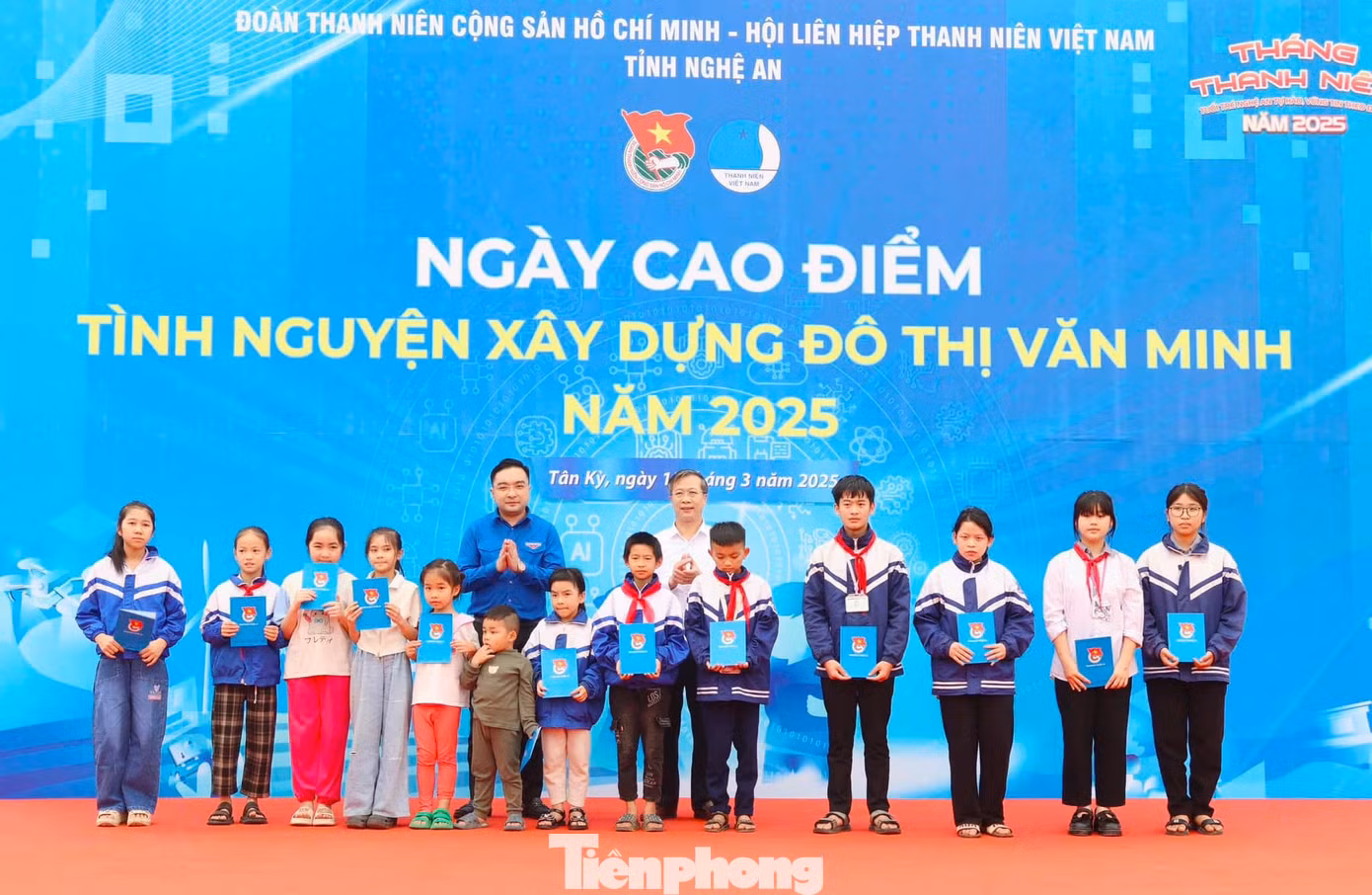 Ban Thường vụ Tỉnh Đoàn Nghệ An đã tổ chức Ngày cao điểm “Tình nguyện xây dựng đô thị văn minh" năm 2025 tại thị trấn Tân Kỳ (huyện Tân Kỳ) và triển khai đồng loạt tại các cơ sở Đoàn trên địa bàn toàn tỉnh. Đây là chương trình nằm trong chuỗi các hoạt động Tháng Thanh niên năm 2024.