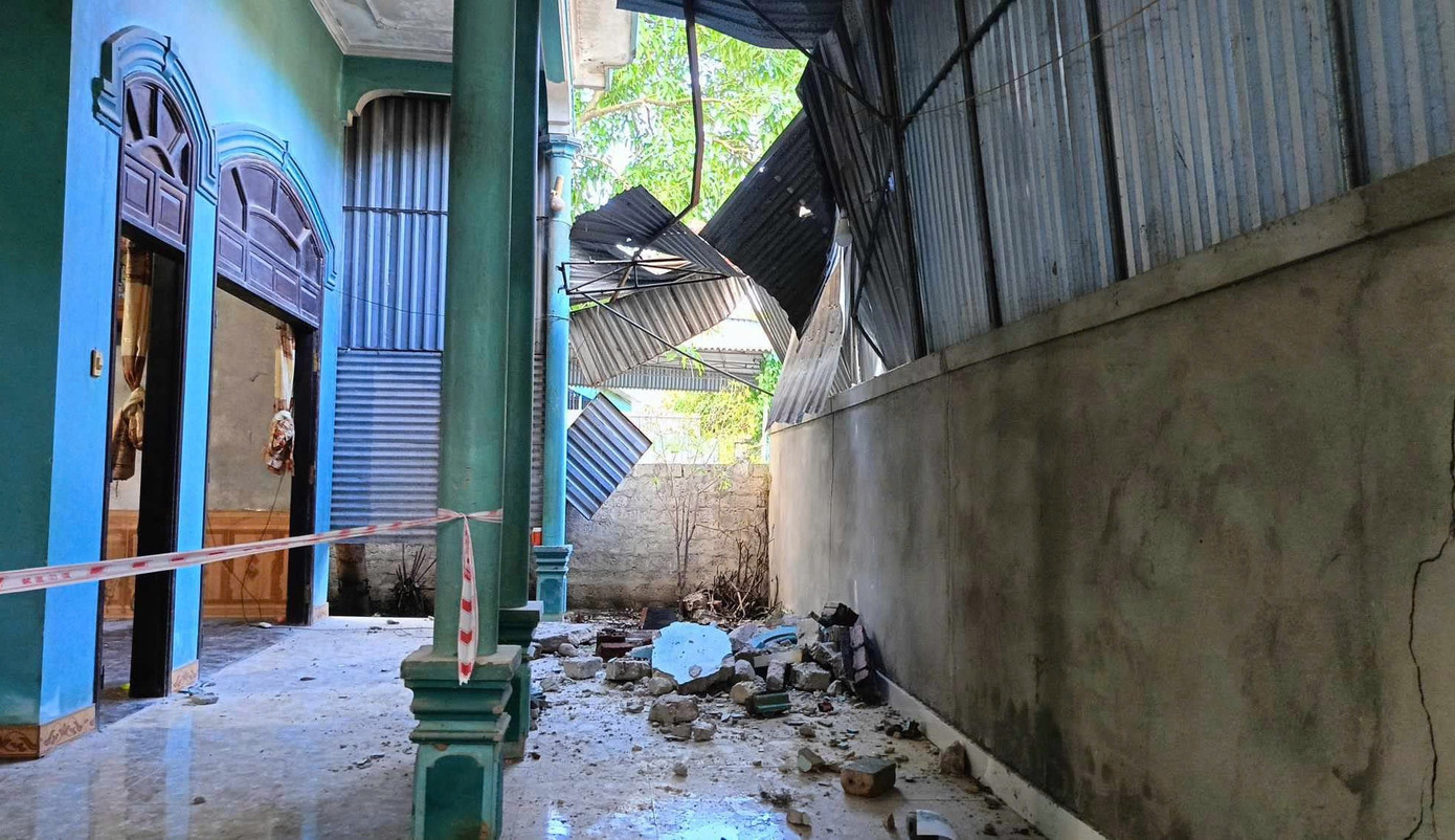 Hiện căn nhà đã được phong tỏa để chờ theo dõi và xác định nguyên nhân. Ảnh: Phan Giang Hiện căn nhà đã được phong tỏa để chờ theo dõi và xác định nguyên nhân. Ảnh: Phan Giang