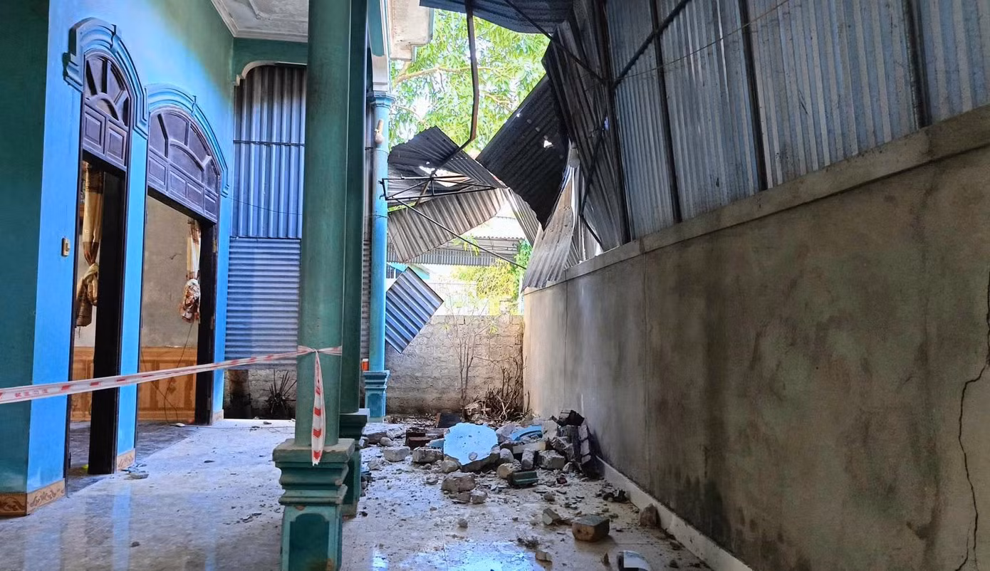 Hiện căn nhà đã được phong tỏa để chờ theo dõi và xác định nguyên nhân. Ảnh: Phan Giang