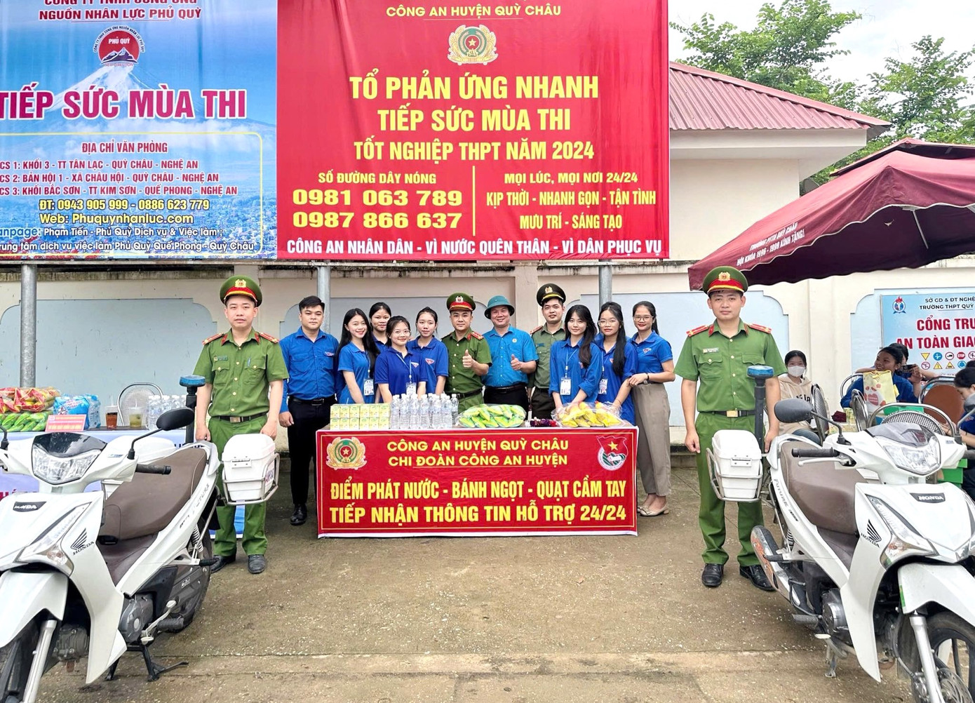 Ngoài nấu cơm trao tặng cho các thí sinh, lực lượng chức năng, các cơ sở đoàn còn thành lập nhiều tổ phản ứng nhanh tiếp sức mùa thi nhằm hỗ trợ cho các thí sinh. Ngoài nấu cơm trao tặng cho các thí sinh, lực lượng chức năng, các cơ sở đoàn còn thành lập nhiều tổ phản ứng nhanh tiếp sức mùa thi nhằm hỗ trợ cho các thí sinh.