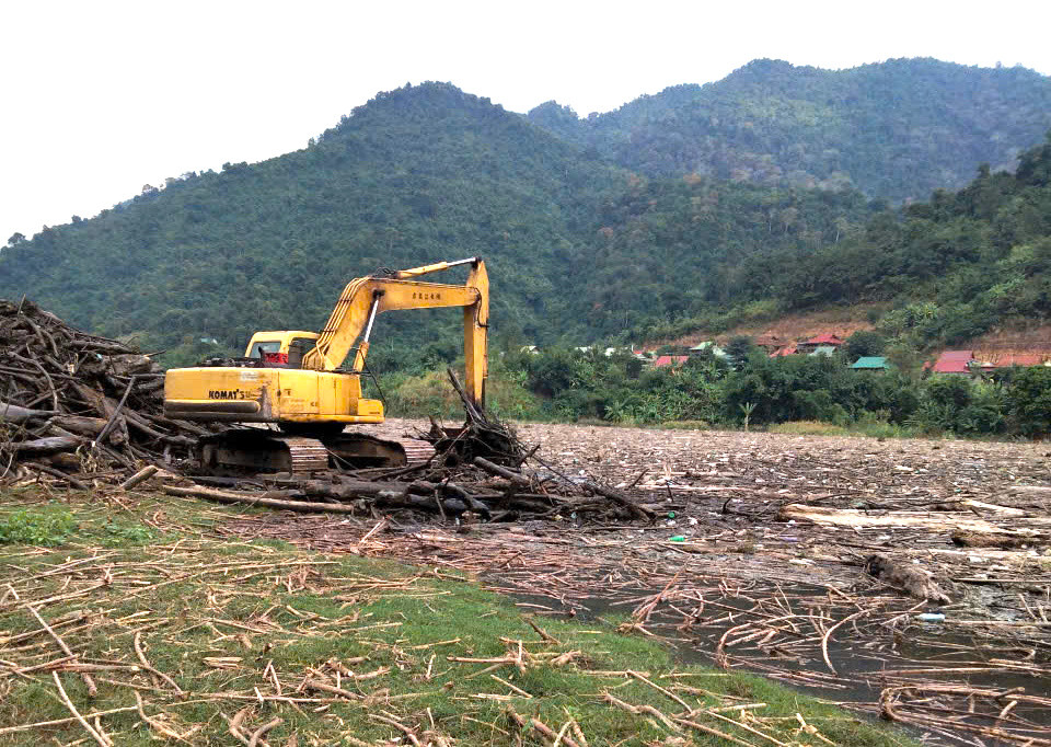 Để đảm bảo môi trường, Công ty Thủy điện Bản Vẽ đã ký hợp đồng với Công ty cổ phần Môi trường và Công trình đô thị Nghệ An tiến hành thu gom, xử lý rác. Để đảm bảo môi trường, Công ty Thủy điện Bản Vẽ đã ký hợp đồng với Công ty cổ phần Môi trường và Công trình đô thị Nghệ An tiến hành thu gom, xử lý rác.