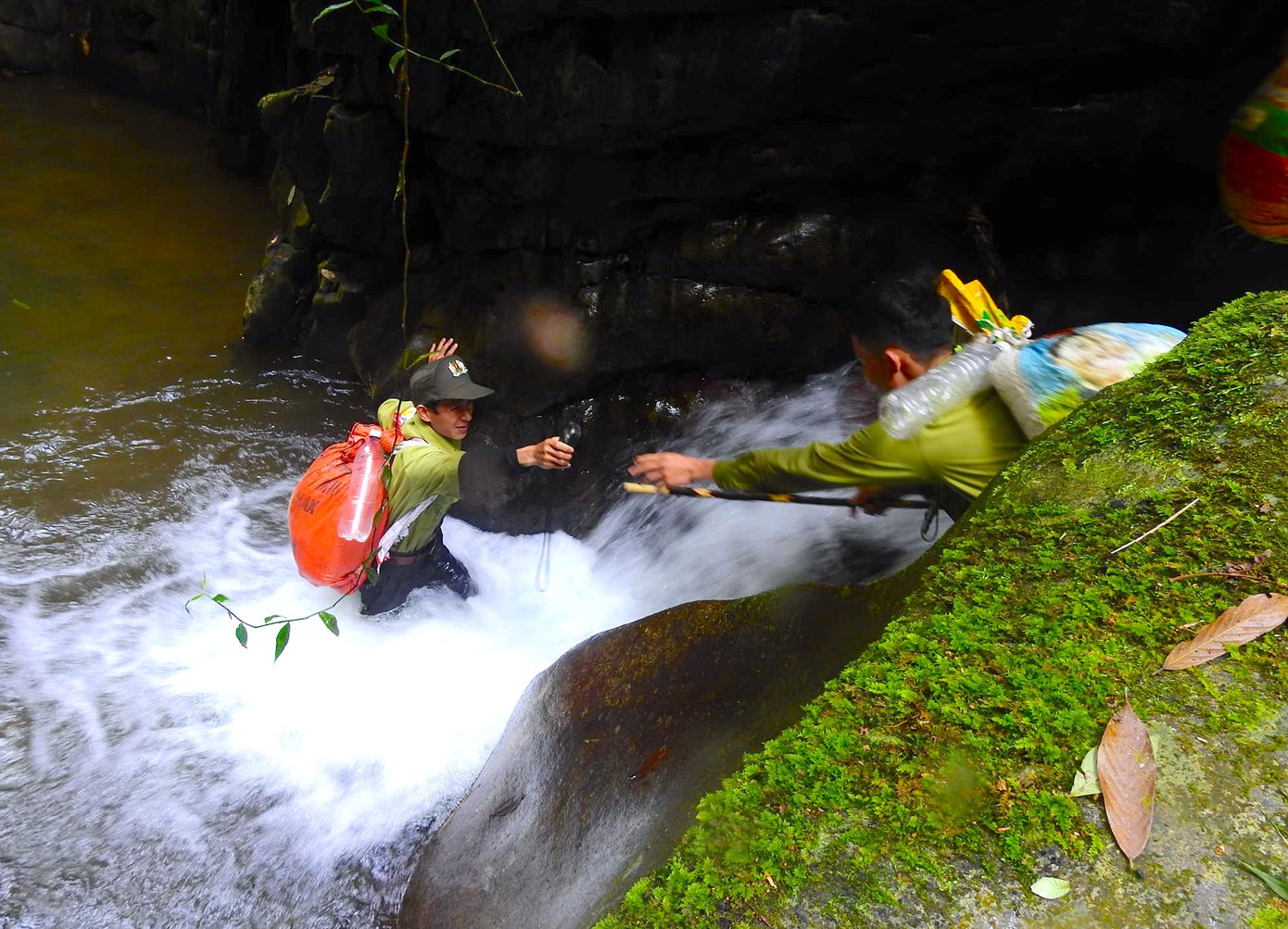 Theo thống kê, từ khi thành lập đến nay, "Đội đặc nhiệm" này đã thực hiện 2.742 chuyến tuần tra, tương ứng với 9.687 ngày đi bộ trong rừng. Quãng đường đi bộ của cả đội đã lên đến 90.807km.