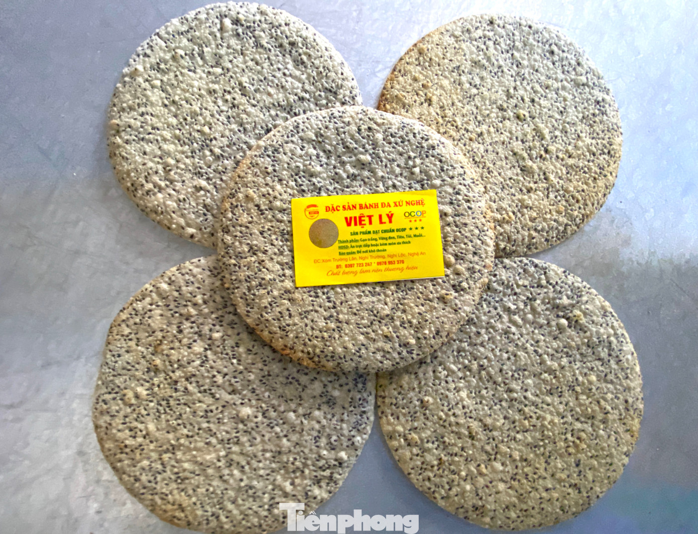Tùy theo yêu cầu của khách đặt, bánh sẽ được đóng gói sống hoặc nướng chín.