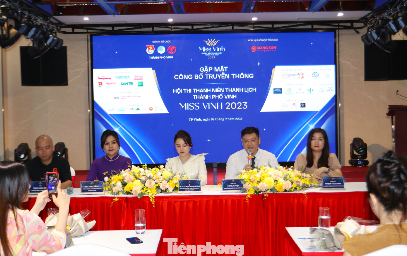 Tại buổi gặp mặt truyền thông, các cơ quan báo chí, các đơn vị quan tâm đã đặt ra nhiều câu hỏi xung quanh về thể lệ cuộc thi, ý nghĩa cũng như những hoạt động thiện nguyện của thí sinh. Tại buổi gặp mặt truyền thông, các cơ quan báo chí, các đơn vị quan tâm đã đặt ra nhiều câu hỏi xung quanh về thể lệ cuộc thi, ý nghĩa cũng như những hoạt động thiện nguyện của thí sinh.