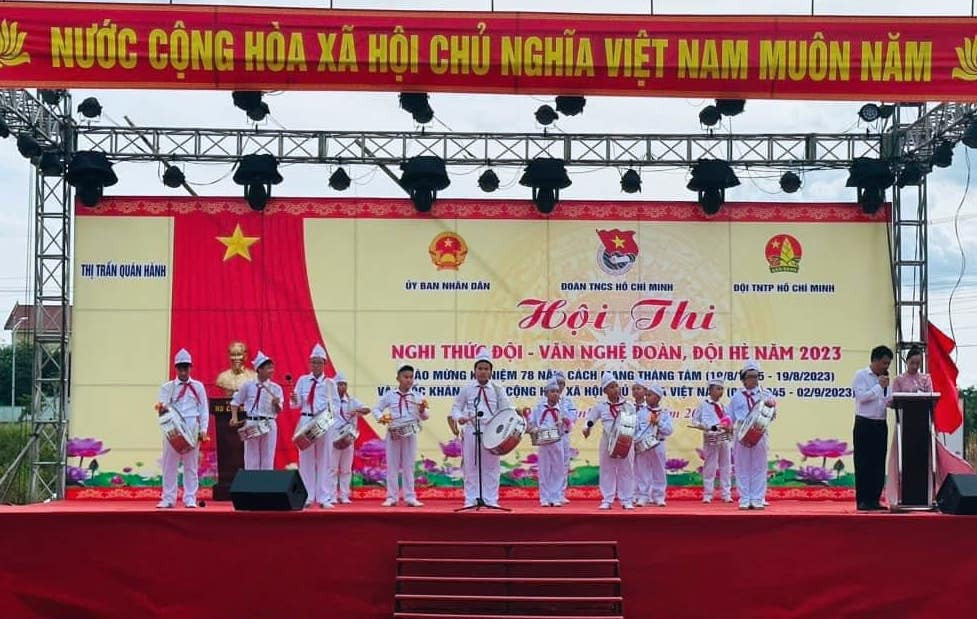 Thiếu nhi ở nhiều xã, thị trấn trên địa bàn tỉnh Nghệ An đồng diễn hội thi Nghi thức đội - văn nghệ Đoàn, Đội hè năm 2023.