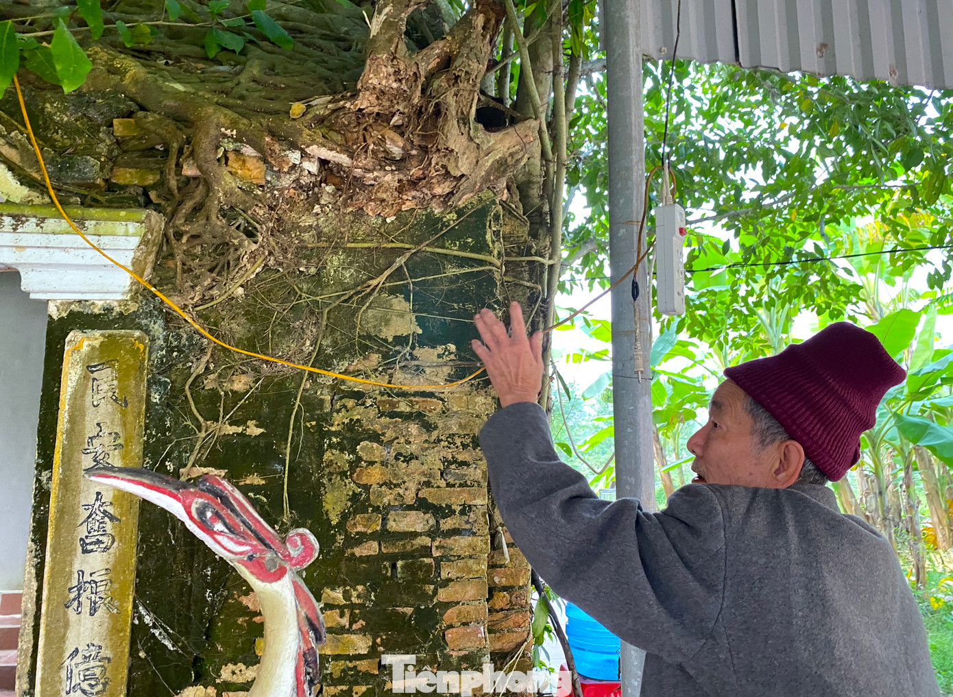 Ngôi đền đã gần 400 năm tuổi nhưng nhiều hạng mục vẫn còn nguyên vẹn, tạo nên nét đẹp cổ kính, linh thiêng.