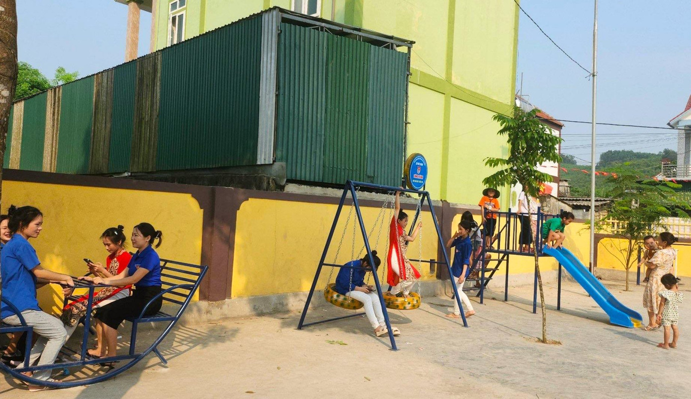 Tại xã Minh Thành, Quang Thành, Phúc Thành (huyện Yên Thành, Nghệ An), các đoàn viên thanh niên đã triển khai tổng cộng 11 khu vui chơi thiếu nhi với tổng giá trị gần 230 triệu đồng.