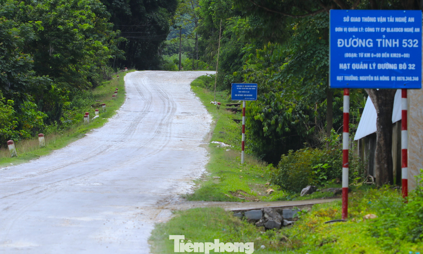 Tỉnh lộ 532 được xây dựng từ năm 1980 dài 28km. Điểm đầu tuyến đường bắt đầu từ ngã ba xã Châu Thành đi về xã Châu Lộc (huyện Quỳ Hợp, Nghệ An) và nối vào quốc lộ 48C.