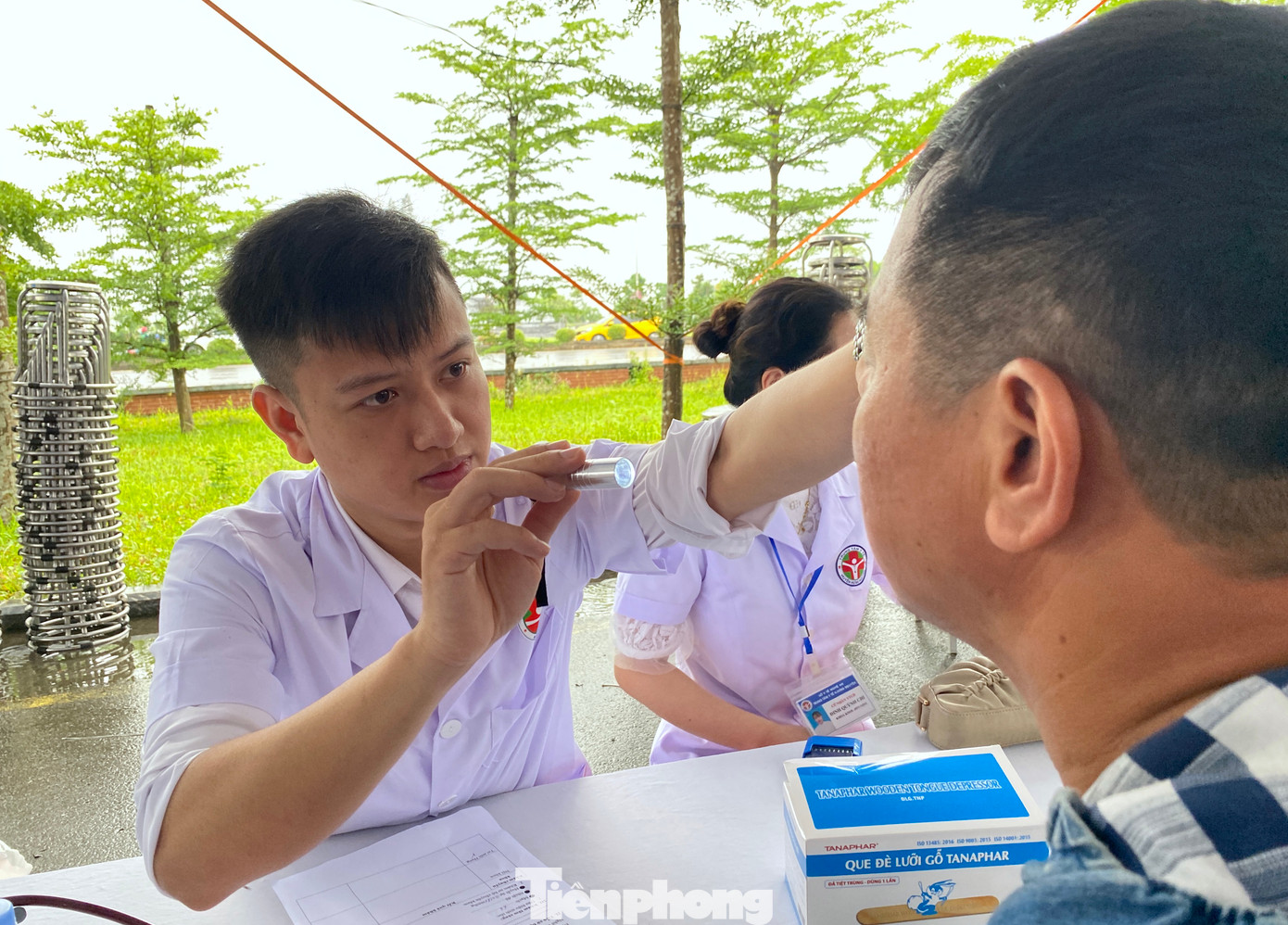 Bên cạnh đó, các bệnh nhân còn được chỉ định thực hiện các dịch vụ cận lâm sàng như: siêu âm tổng quát, siêu âm tuyến giáp, X-quang tim phổi, điện tim. Bên cạnh đó, các bệnh nhân còn được chỉ định thực hiện các dịch vụ cận lâm sàng như: siêu âm tổng quát, siêu âm tuyến giáp, X-quang tim phổi, điện tim.