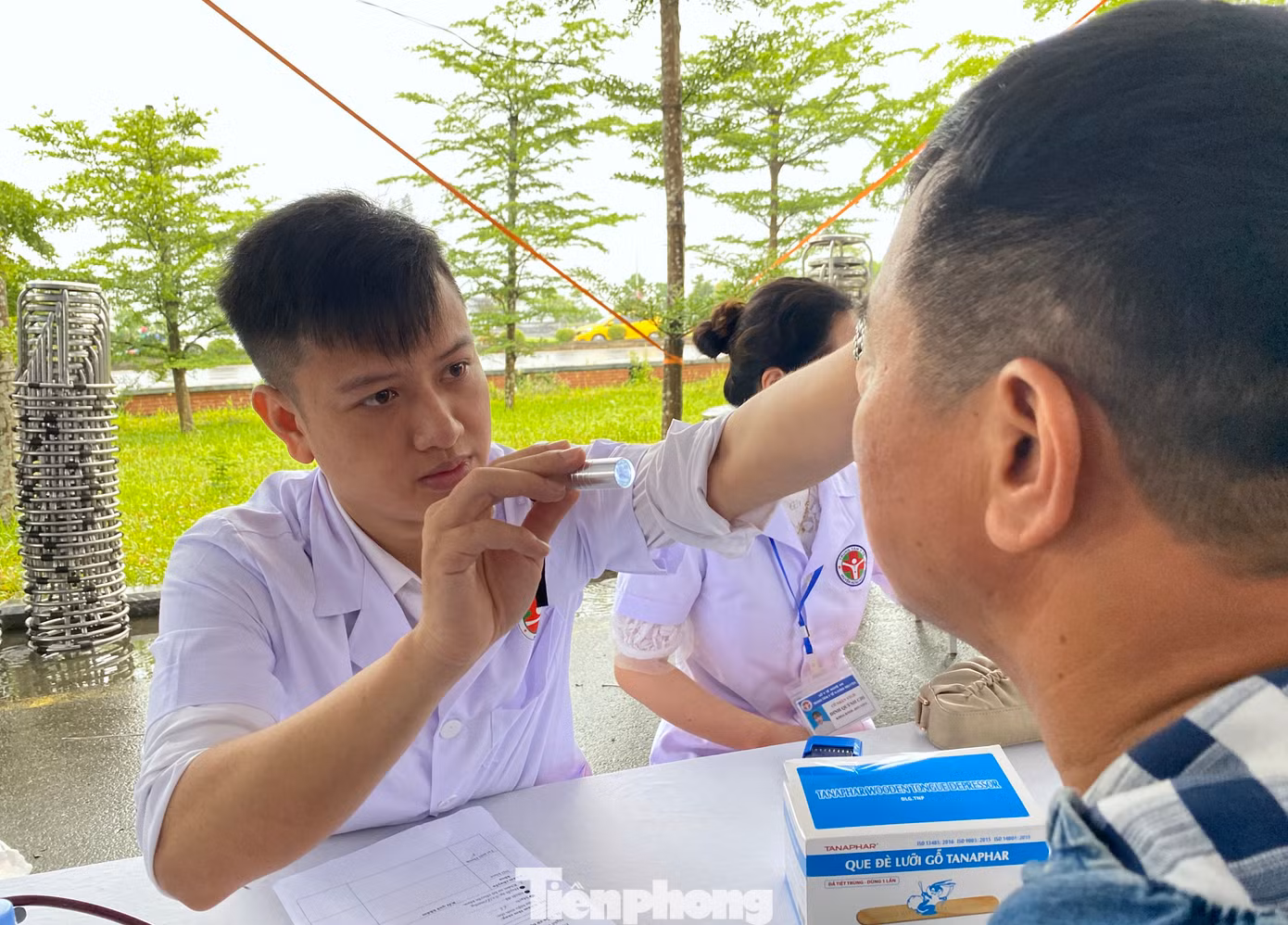 Bên cạnh đó, các bệnh nhân còn được chỉ định thực hiện các dịch vụ cận lâm sàng như: siêu âm tổng quát, siêu âm tuyến giáp, X-quang tim phổi, điện tim.