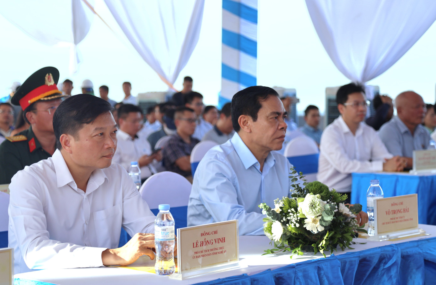 Đại diện lãnh đạo hai tỉnh Nghệ An và Hà Tĩnh.