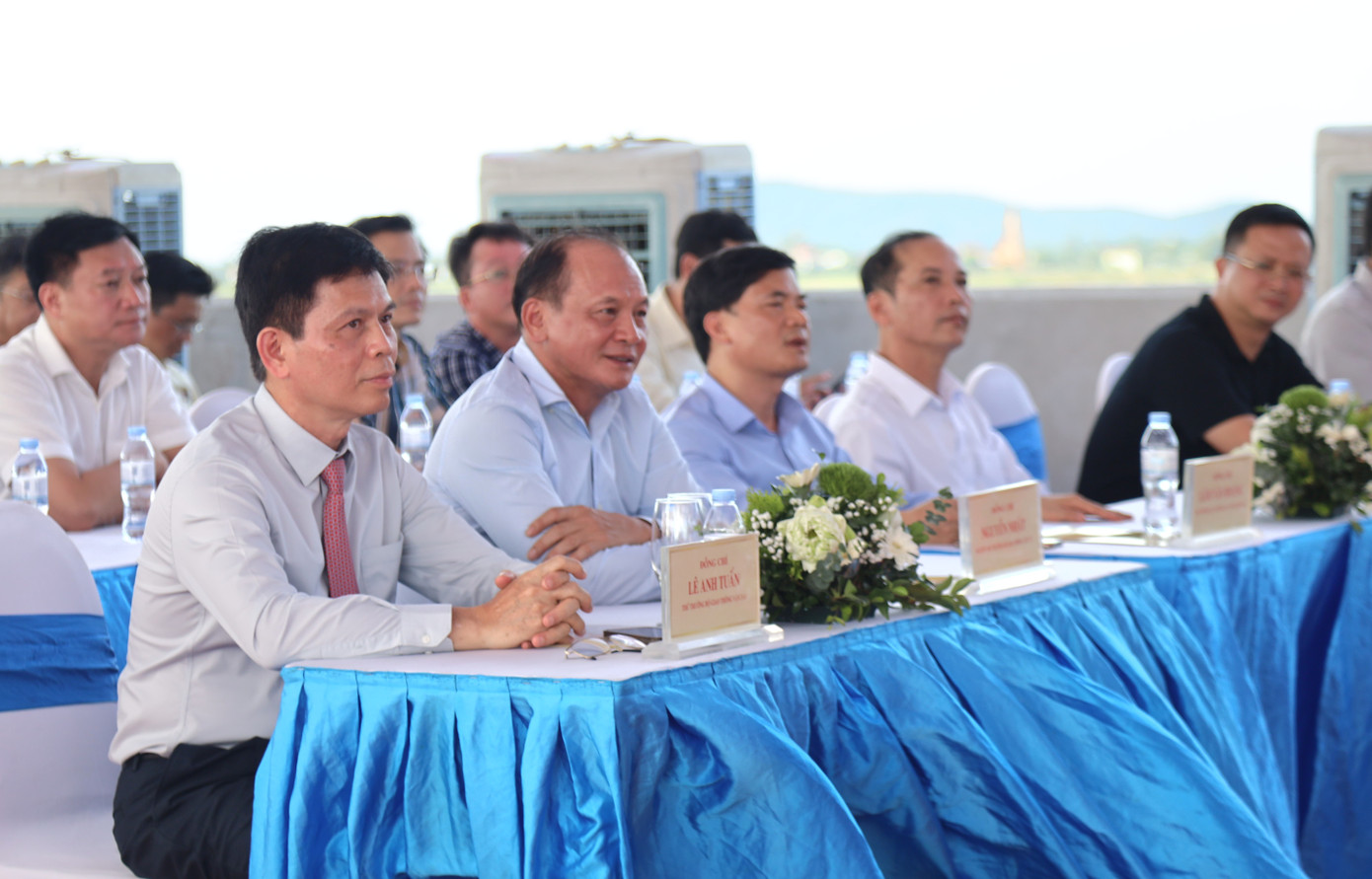 Thứ trưởng Bộ GTVT Lê Anh Tuấn và các đại biểu lễ thông xe.